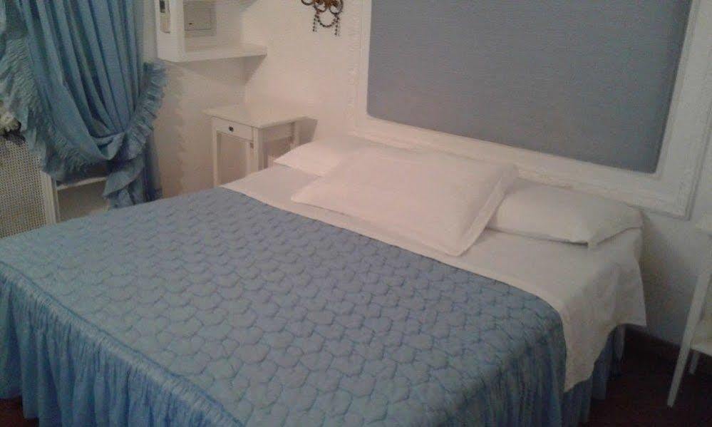 Accommodation Roma Imperiale Zewnętrze zdjęcie
