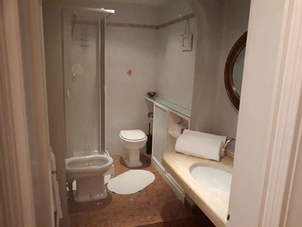 Accommodation Roma Imperiale Zewnętrze zdjęcie