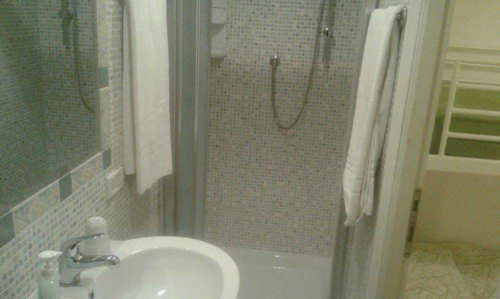 Accommodation Roma Imperiale Zewnętrze zdjęcie