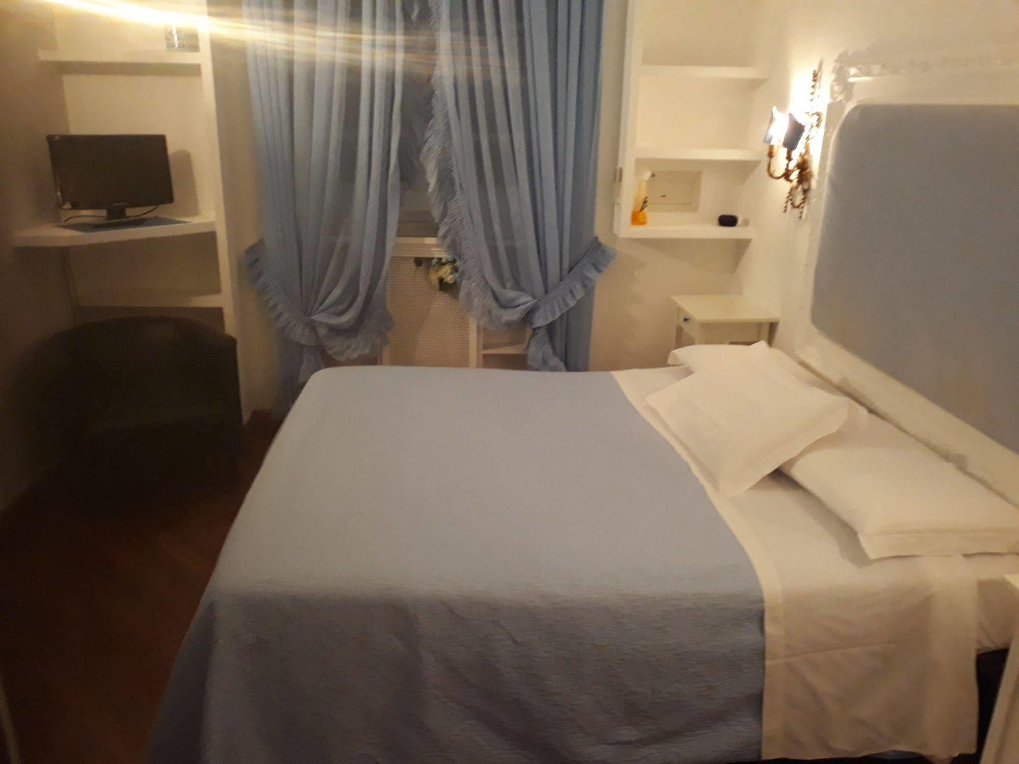 Accommodation Roma Imperiale Zewnętrze zdjęcie