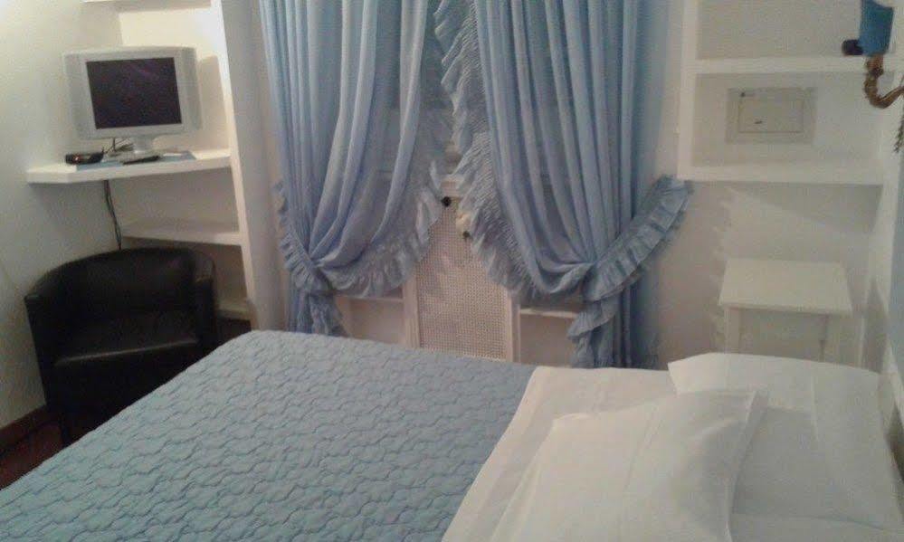 Accommodation Roma Imperiale Zewnętrze zdjęcie